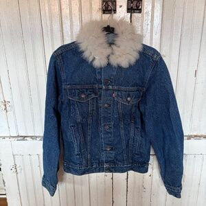 Reformation, Boulder Jacket, Denim w/ fur collar, size Medium